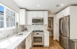 230 Riveredge Dr, Chatham Twp., NJ 07928-3100