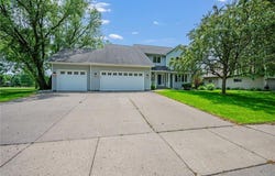 2326 Snowbird Lane, North Mankato, MN 56003