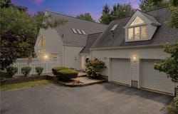 985 Goldenrod Trail, Aurora, OH 44202
