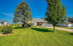 1387 Dill Road NE, Bloomingburg, OH 43106