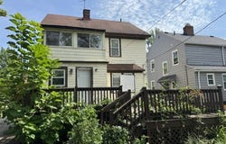 990 Pembrook Road, Cleveland Heights, OH 44121