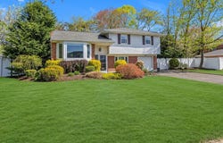 1 Earl Gate, Melville, NY 11747