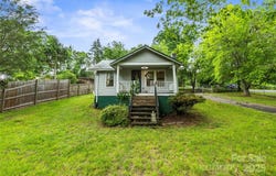220 W College Street, Black Mountain, NC 28711