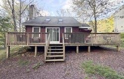 9078 Idlewild Drive, Tobyhanna, PA 18466