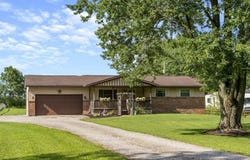 570 Woodside Drive SW, Pataskala, OH 43062