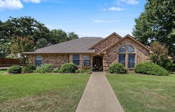 1300 Oak Harbor Boulevard, Azle, TX 76020