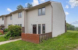 478 Hawaii Ct, IA 52246