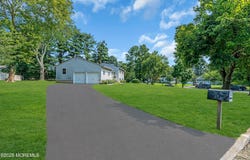 9 Timothy Lane, Tinton Falls, NJ 07724