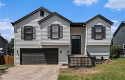 2018 E 26th Terrace, Lawrence, KS 66046