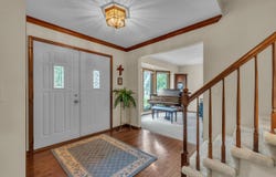 37517 Kingsburn Drive, Livonia, MI 48152