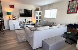 989 W Sierra Madre Avenue, Azusa, CA 91702