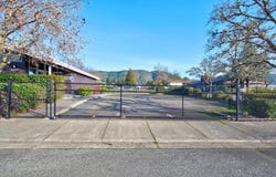 124 NW Midland Avenue, Grants Pass, OR 97526