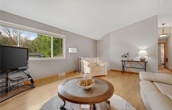 7504 Upper 24th Street N, Oakdale, MN 55128