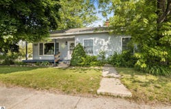 112 N Benzie Boulevard, Beulah, MI 49617