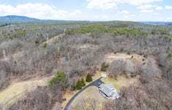 32 Halsted Lane, Ravena, NY 12143