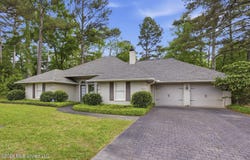 1525 Kristen Drive, Jackson, MS 39211