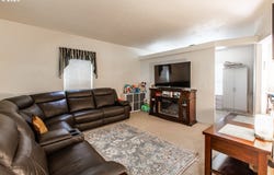 2737 HALLMARK Ln, Eugene, OR 97405