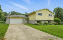 439 Northfield Lane, Valparaiso, IN 46383