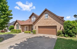 500 Coachlight  DR, Bentonville, AR 72712