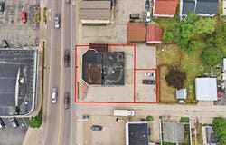 1817 Jackson St, La Crosse, WI 54601