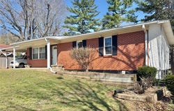 209 Aldergate Street, Farmington, MO 63640