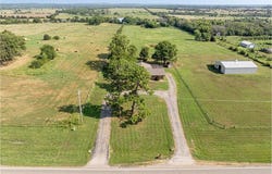 2104 E Columbia Street, Okemah, OK 74859