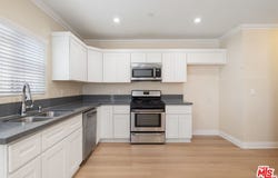 1147 S Kenmore Ave, Los Angeles, CA 90006