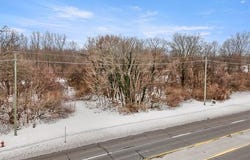 27597 Eureka, Romulus, MI 48174