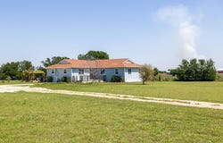 215 County Road 489, Elgin, TX 78621