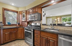 2342 S 3rd Avenue, North Riverside, IL 60546