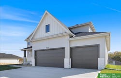 5520 N 213th Street, Omaha, NE 68022