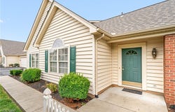 37 Village Court, Columbiana, OH 44408