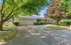 2415 Woodview Drive, Lansing, MI 48911