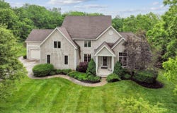 332 Waters Edge Drive, Hebron, OH 43025