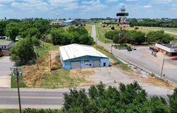 1406 Neptune Drive, Clinton, OK 73601