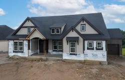 1729 Ledgestone Way, Hebron, KY 41048
