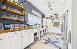24 East Shore Road, Narragansett, RI 02882