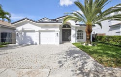 11265 NW 78th St, Doral, FL 33178