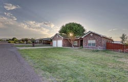 2105 Brunson St, Alpine, TX 79830