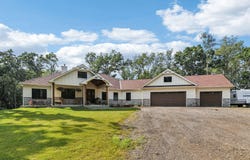 1068 W Valley View Rd, Burlington, WI 53105