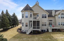1018 Terrace Ct, Lake Geneva, WI 53147