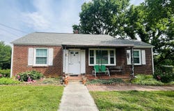 23 Upland DR, Salem, VA 24153