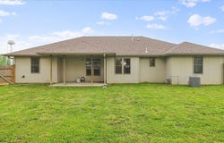 2606 Country Drive, Mountain Grove, MO 65711