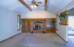 16704 52nd Street S, Independence, MO 64055