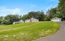 4145 Oakcrest Drive, Vadnais Heights, MN 55127