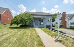 205 Arizona Dr, Lower Burrell, PA 15068