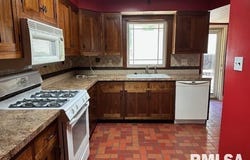 1435 S WEST Street, Jacksonville, IL 62650