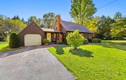 74 Old Bolton Rd, Stow, MA 01775
