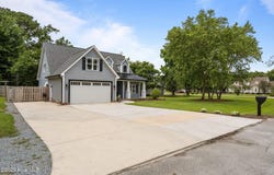 111 Fieldcrest Drive, Hampstead, NC 28443