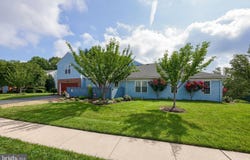 220 WINDING HILL DRIVE, LANCASTER, PA 17601